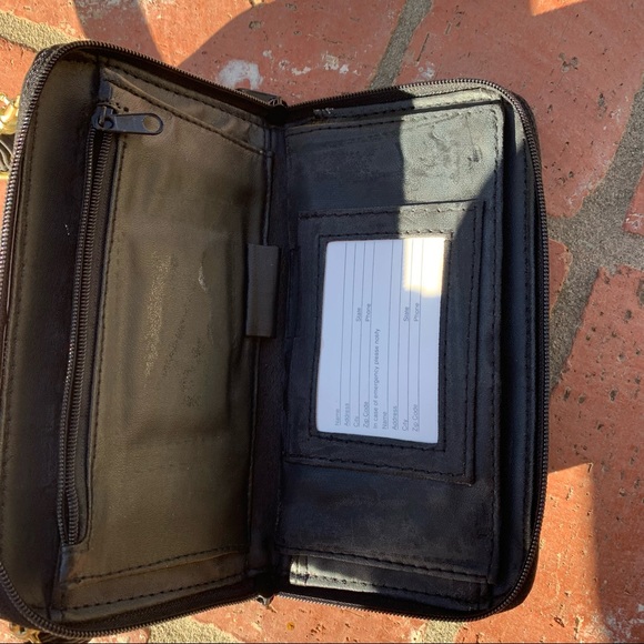 NWOT Small Black Purse with Sunglass holder! - Picture 3 of 5